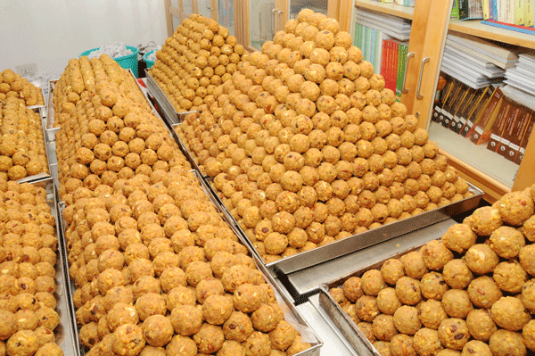 Laddus prepared and distributed